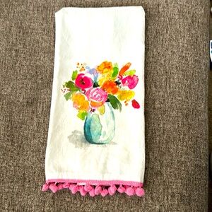 🌺 Cute floral decorative towel with pink pom poms